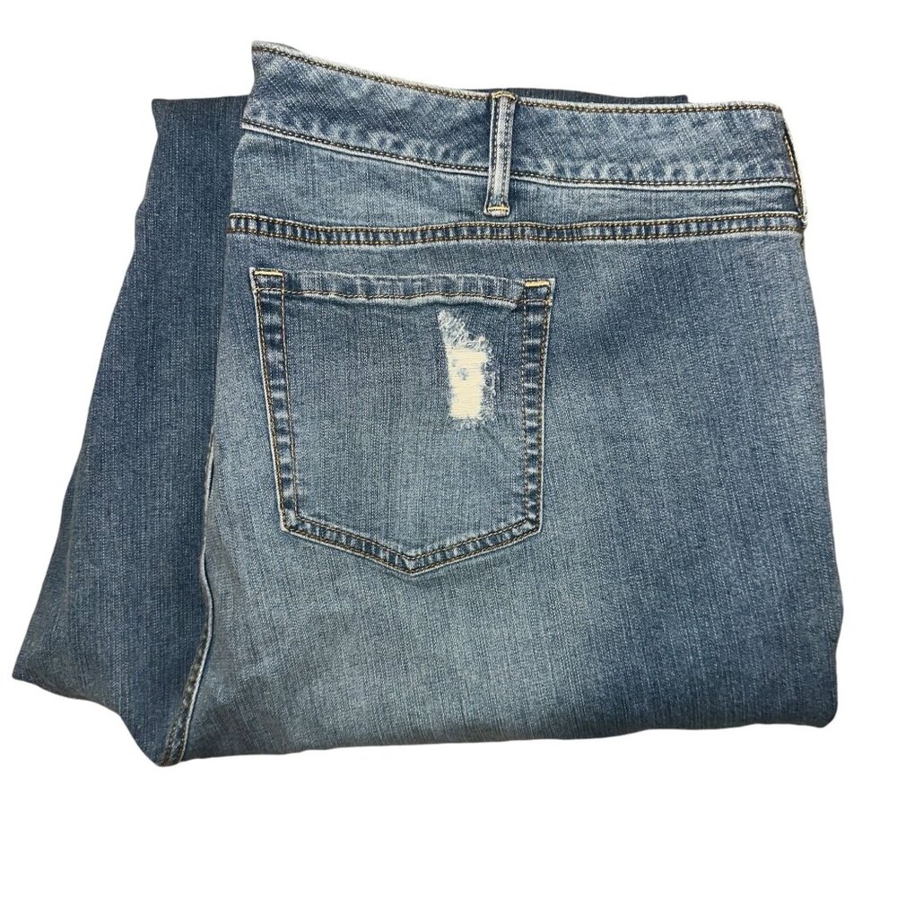 Torrid Light Wash Boyfriend Jeans Womens Plus Size 30 27 Distressed Raw Hem